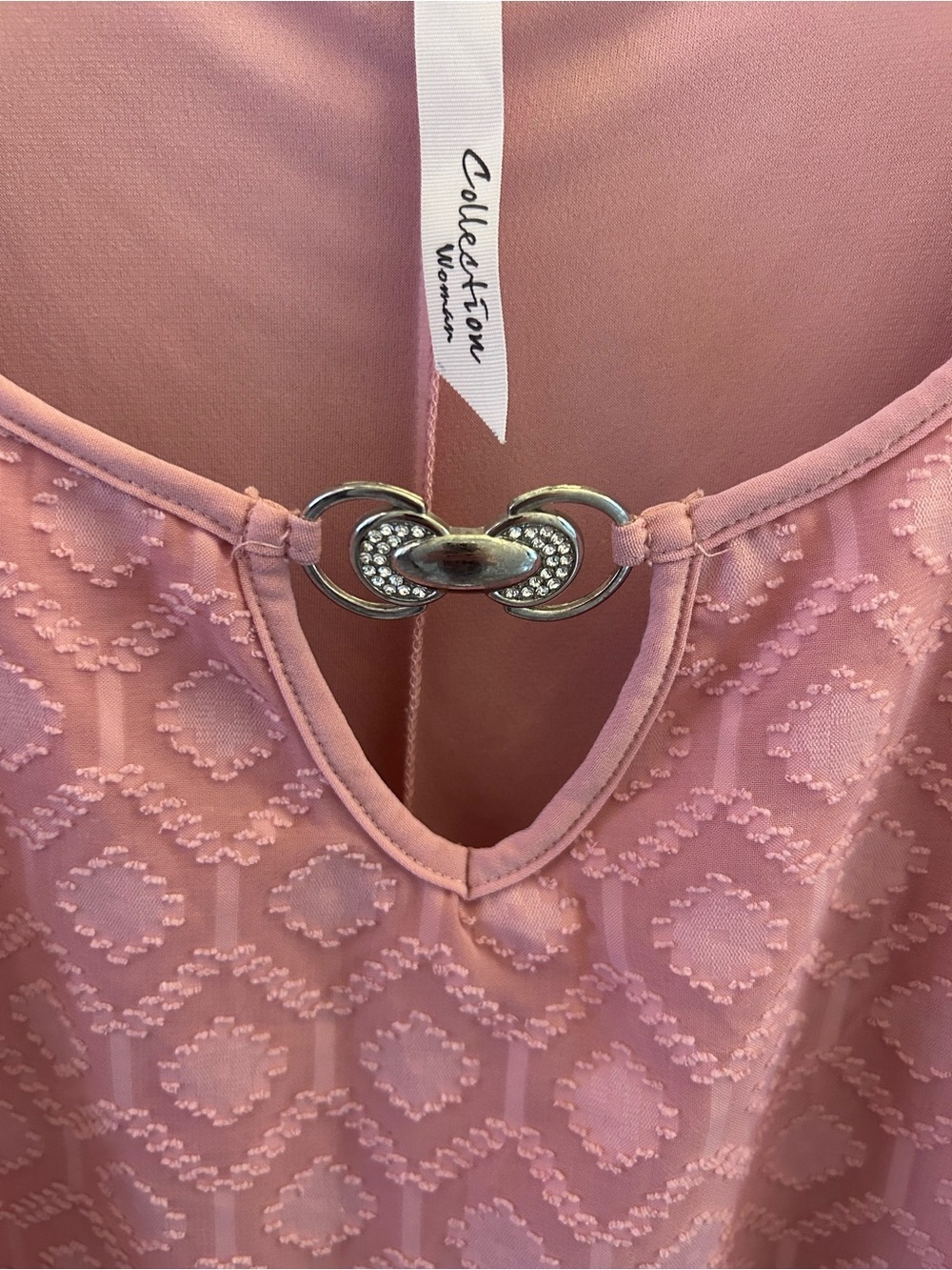 Gorgeous NY Collection Dusty Pink Textured Blouse with Decorative Accent 1X - Picture 5 of 9